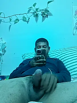 Snapshot of UsaGuy76 chatting on 05-14-26, 01:45 UsaGuy76 online show from 05-14-26, 01:45