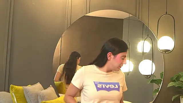 Ariaa Isabell online show from 04-08-26, 06:52