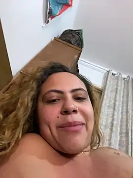 Snapshot of Chloe_Leaozinho chatting on 07-15-26, 01:44 Chloe Leaozinho online show from 07-15-26, 01:44