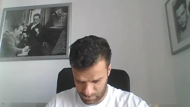 Snapshot of FROCETTO93 chatting on 06-05-26, 06:20 FROCETTO93 online show from 06-05-26, 06:20