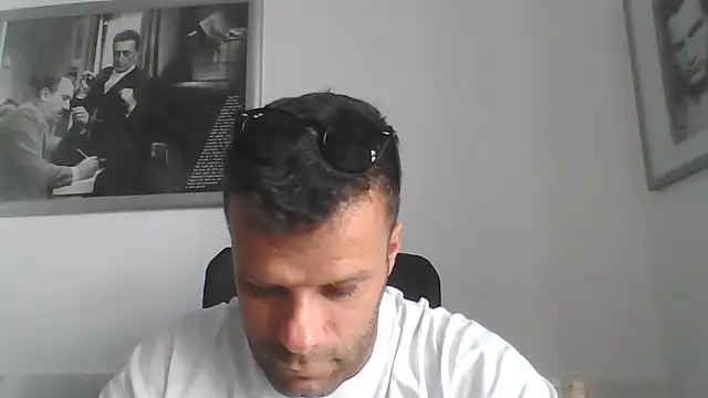Snapshot of FROCETTO93 chatting on 06-30-26, 06:25 FROCETTO93 online show from 06-30-26, 06:25