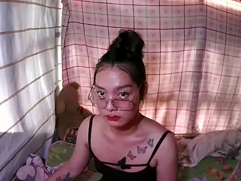 Snapshot of asian_janella chatting on 06-08-26, 01:20 asian janella online show from 06-08-26, 01:20