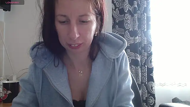 RosieHayes online show from 11-17-25, 10:21