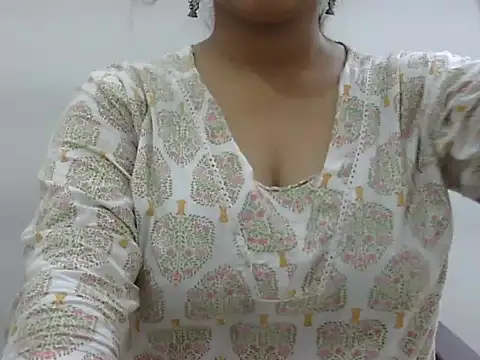 Snapshot of LIYO_ chatting on 05-25-26, 07:36 LIYO online show from 05-25-26, 07:36
