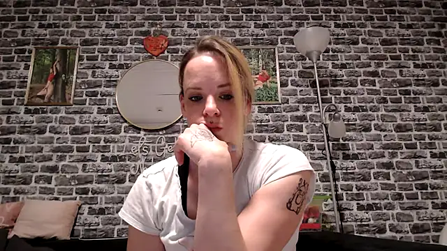 SexyMilf 37 online show from 04-23-26, 08:11