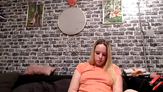 SexyMilf 37 online show from 04-28-26, 08:25