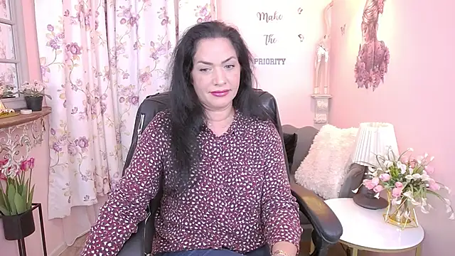 Snapshot of MyLovOne chatting on 12-05-25, 05:42 MyLovOne online show from 12-05-25, 05:42