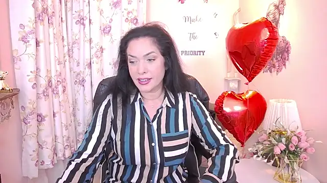Snapshot of MyLovOne chatting on 02-14-26, 01:30 MyLovOne online show from 02-14-26, 01:30