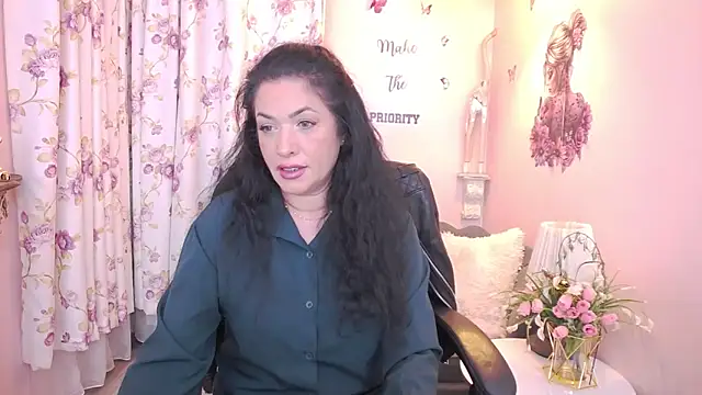 Snapshot of MyLovOne chatting on 04-17-26, 10:29 MyLovOne online show from 04-17-26, 10:29