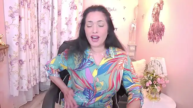 Snapshot of MyLovOne chatting on 04-19-26, 11:20 MyLovOne online show from 04-19-26, 11:20