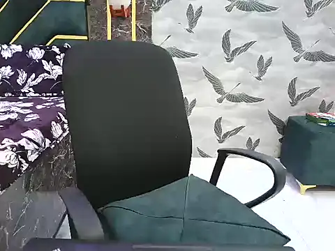 Urlove lily online show from 06-08-26, 01:28