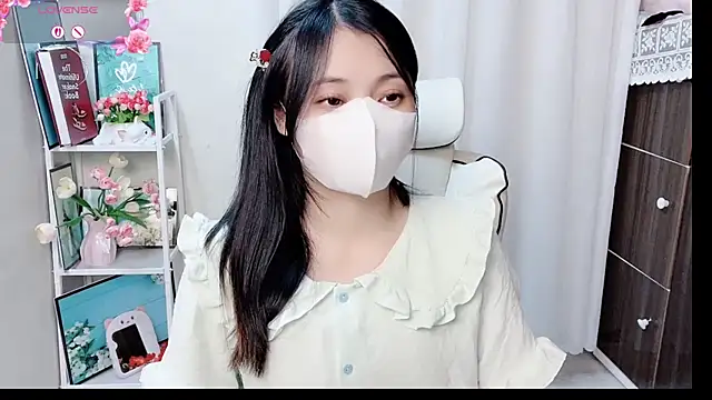 Snapshot of phuongnhi_ chatting on 06-26-26, 12:31 phuongnhi online show from 06-26-26, 12:31