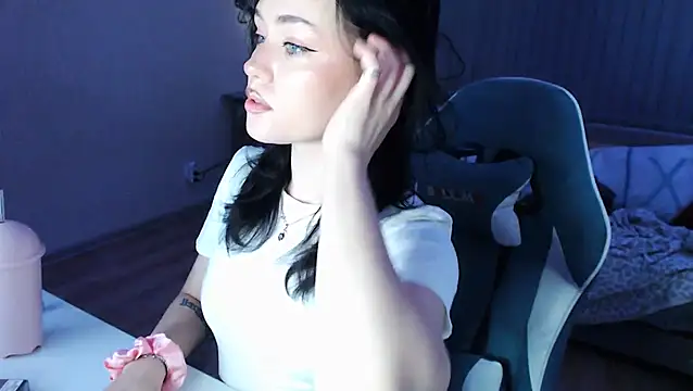 Snapshot of cutefrendlyuser chatting on 04-13-26, 06:46 cutefrendlyuser online show from 04-13-26, 06:46