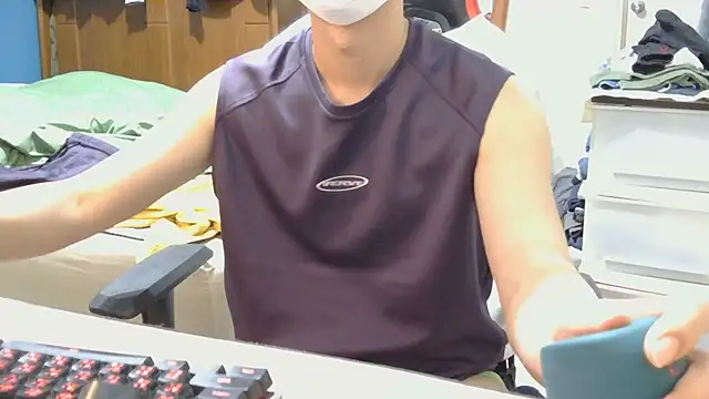 Snapshot of Rmangotw chatting on 04-15-26, 12:45 Rmangotw online show from 04-15-26, 12:45