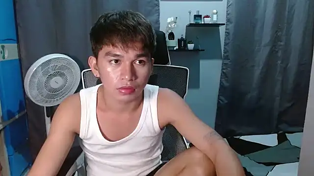 Midnight Snack69 online show from 10-30-25, 03:02