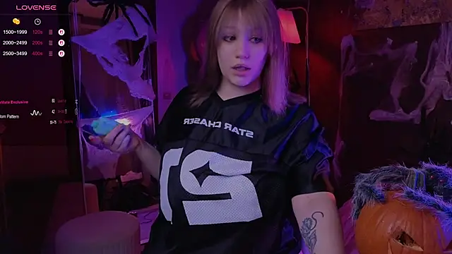 Morvelyn online show from 10-27-25, 06:34