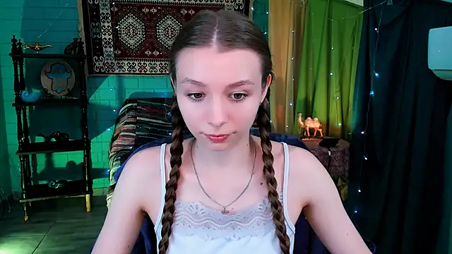 JulieDaniel online show from 05-18-26, 08:20