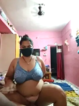 Snapshot of biggbobbsgirl chatting on 04-03-26, 02:31 biggbobbsgirl online show from 04-03-26, 02:31