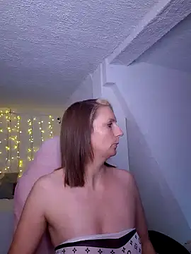 Snapshot of SexyJulia21 chatting on 02-07-25, 12:28 SexyJulia21 online show from 02-07-25, 12:28