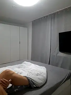 Snapshot of SexyJulia21 chatting on 09-15-25, 05:51 SexyJulia21 online show from 09-15-25, 05:51