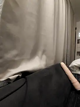 Snapshot of SexyJulia21 chatting on 04-15-26, 05:03 SexyJulia21 online show from 04-15-26, 05:03