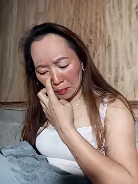 Snapshot of Bianly chatting on 12-22-25, 12:35 Bianly online show from 12-22-25, 12:35