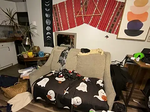 SalemStratton online show from 12-17-25, 12:05