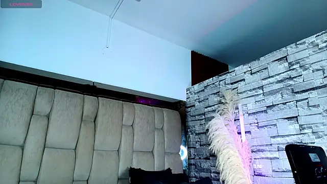 Snapshot of Samy_Grey01 chatting on 06-18-26, 08:02 Samy Grey01 online show from 06-18-26, 08:02
