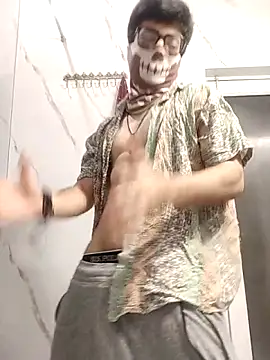 Snapshot of mrmasseur06 chatting on 05-05-26, 07:44 mrmasseur06 online show from 05-05-26, 07:44
