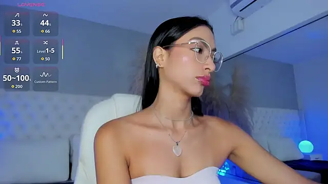 Snapshot of Ebonysweet__ chatting on 06-04-26, 08:59 Ebonysweet online show from 06-04-26, 08:59
