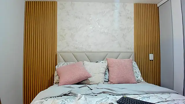 Snapshot of biancabigboobs22 chatting on 04-11-26, 03:11 biancabigboobs22 online show from 04-11-26, 03:11