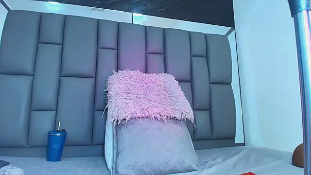 Roxana gomez online show from 02-14-26, 03:47