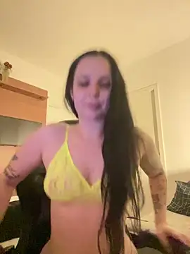 yumi-hot online show from 02-27-26, 12:21