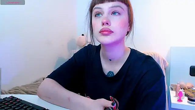 Snapshot of Pizda-Drozda chatting on 05-16-26, 12:40 Pizda-Drozda online show from 05-16-26, 12:40