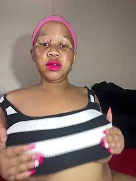 Snapshot of Yellowriider chatting on 01-16-26, 07:56 Yellowriider online show from 01-16-26, 07:56