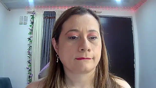 Snapshot of milagros_latina75 chatting on 11-13-25, 09:58 milagros latina75 online show from 11-13-25, 09:58