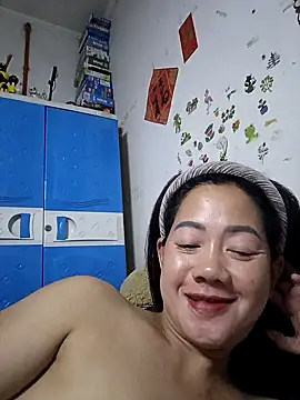 Snapshot of SweetASS6969 chatting on 04-18-26, 07:29 SweetASS6969 online show from 04-18-26, 07:29