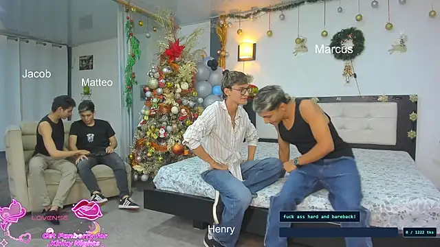 Snapshot of Bisexlifehot__ chatting on 12-21-25, 11:12 Bisexlifehot online show from 12-21-25, 11:12