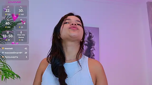 Snapshot of LUNAA___ chatting on 03-10-26, 04:12 LUNAA online show from 03-10-26, 04:12