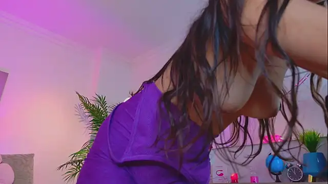 Snapshot of LUNAA___ chatting on 04-06-26, 03:59 LUNAA online show from 04-06-26, 03:59