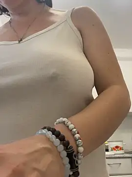 Kiravix online show from 04-07-26, 01:11