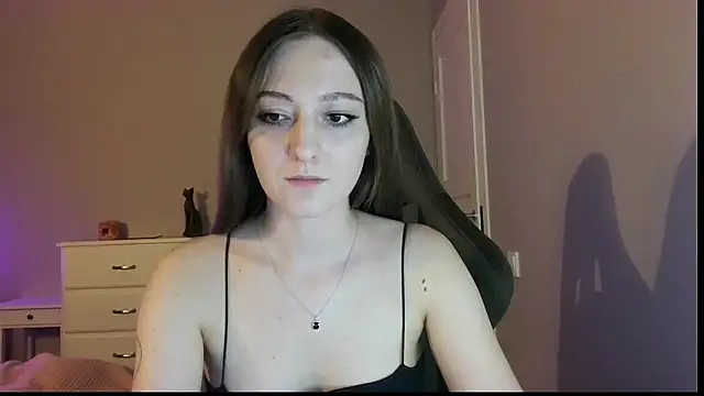 Snapshot of white_liillyy chatting on 06-28-26, 09:21 white liillyy online show from 06-28-26, 09:21