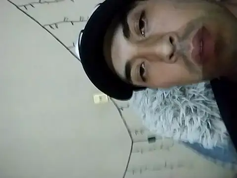 Snapshot of Gato33311 chatting on 04-01-26, 12:11 Gato33311 online show from 04-01-26, 12:11