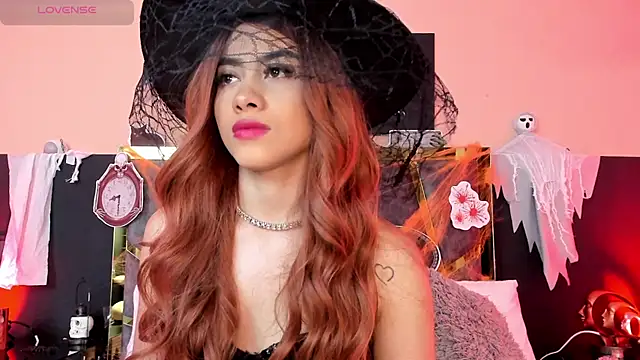 ScarletTorres online show from 10-31-25, 07:15