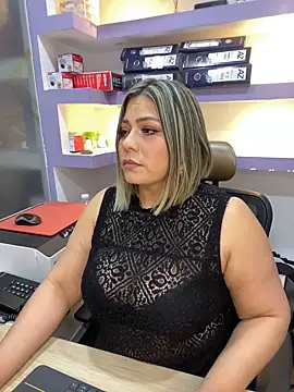 isabella horney  online show from 03-05-26, 12:12