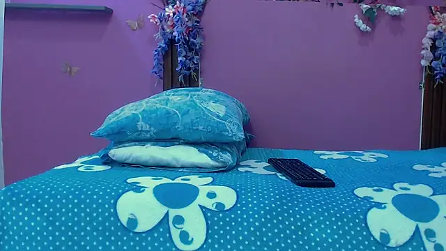 skinnybarbie022 online show from 01-06-26, 12:58