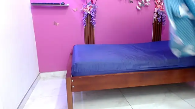 skinnybarbie022 online show from 04-10-26, 12:05