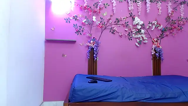 Snapshot of skinnybarbie022 chatting on 05-30-26, 12:41 skinnybarbie022 online show from 05-30-26, 12:41
