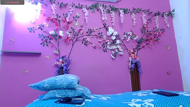 Snapshot of skinnybarbie022 chatting on 06-22-26, 01:29 skinnybarbie022 online show from 06-22-26, 01:29