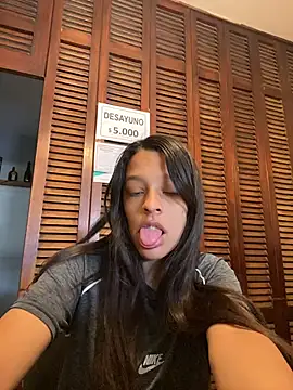 Snapshot of Evermorre chatting on 03-27-26, 06:29 Evermorre online show from 03-27-26, 06:29